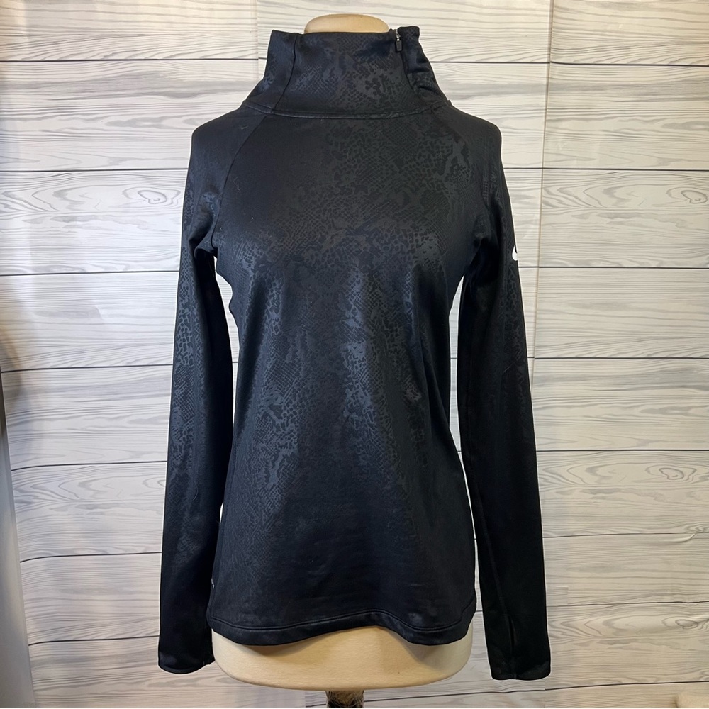 Size Med. Cute printed Nike Top  (Nwot)